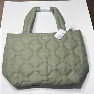 Lululemon Quilty Pleasures Tote Bag
Medium 12L